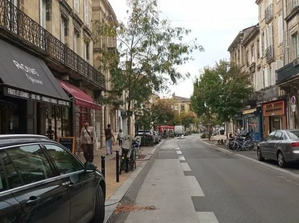 LOCAL COMMERCIAL à VENDRE