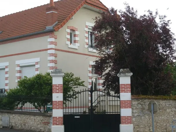 Maison Type F5 (cave,cour,jardin garage sur 600 m2)