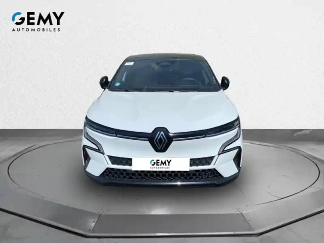Renault Megane e-tech ev60 220 ch optimum charge — photo 2