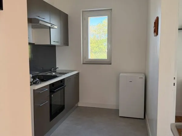 🏡 À LOUER - T2 MEUBLÉ 45 m² AVEC PARKING - BANNEVILLE-LA-CAMPAGNE