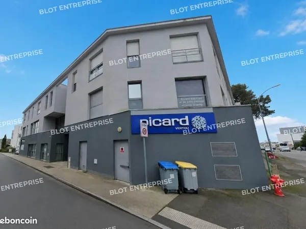 Bureaux 707 m²