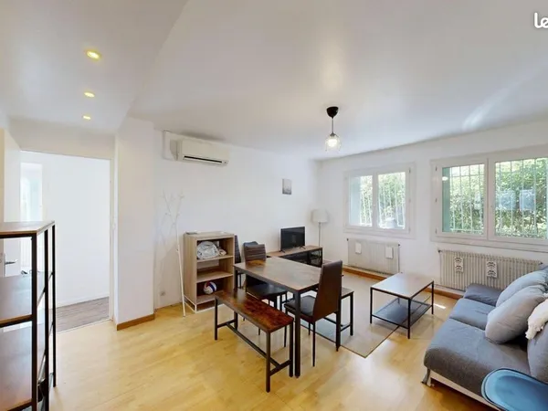 Chambre 4 pièces 74 m²