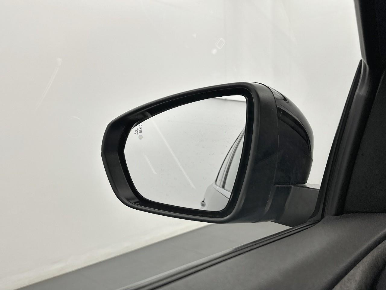 Peugeot 3008 hybrid 225 e-eat8 gt — photo 16