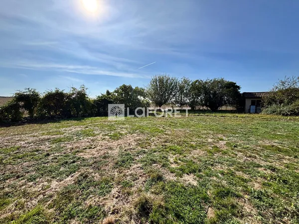 Terrain 915 m²