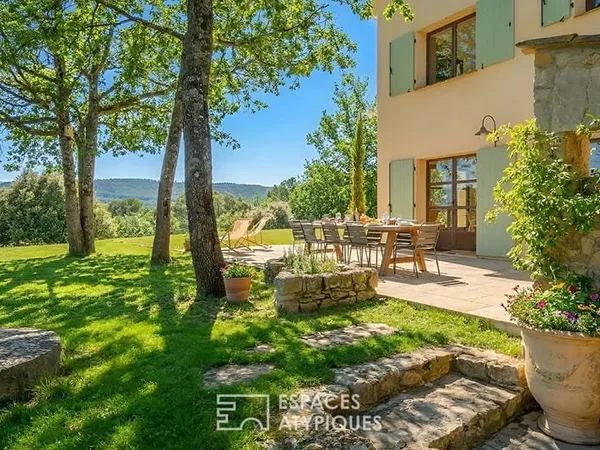 Bastide provençale sur 10 Hectares entre pâturages et forêt