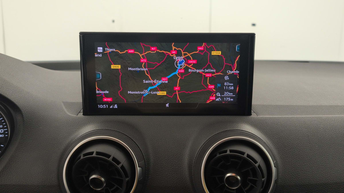 Audi Q2 — photo 17