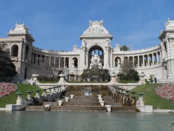 Location non meublé - Palais Longchamp