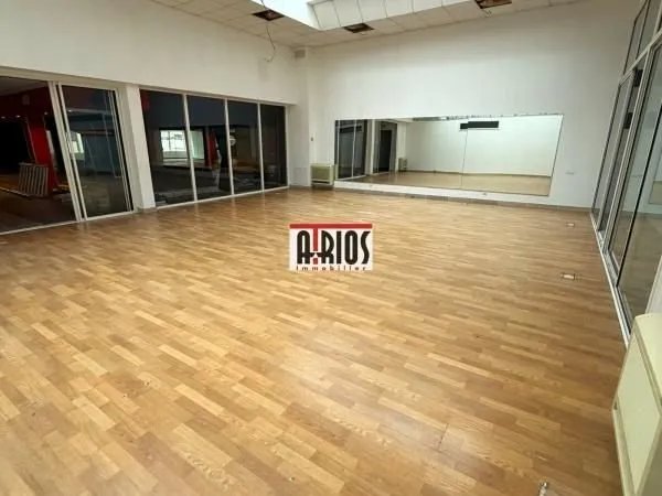Local commercial 430 m²