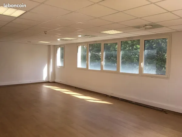 Local 58 m² Mougins