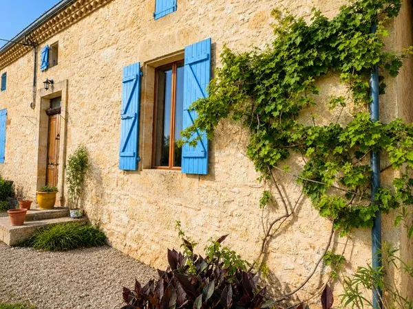Grande propriété avec gîtes et installations équestres