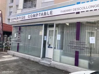 Local commercial centre feurs 42110