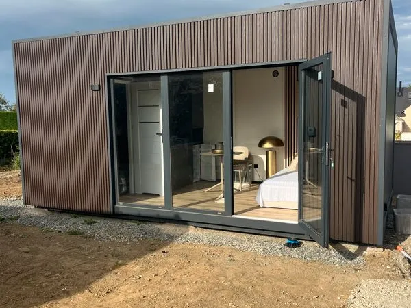 STUDIO NEUF ÉTUDIANT MEUBLÉ 18 m2-TERRASSE 12 m2- 2 parkings - TOUT COMPRIS