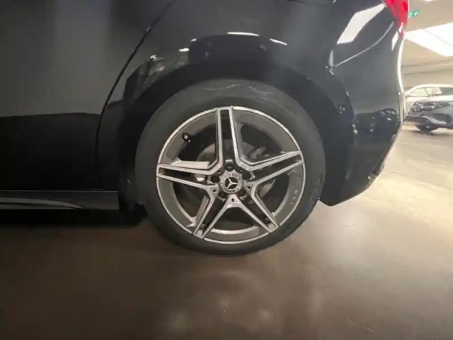 Mercedes Classe A 200 d 150ch amg line 8g-dct — photo 9