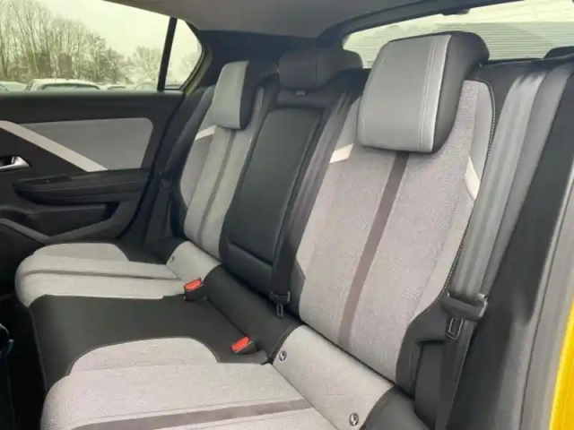 Opel Astra 1.6 turbo 180ch hybrid  elegance business bva8 — photo 14