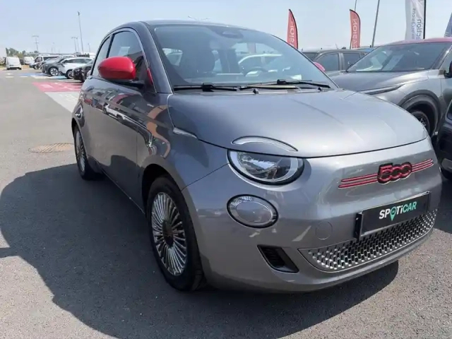 Fiat 500 e 118ch (red) my23 — photo 3