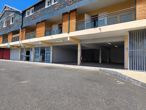 Local commercial 118 m²