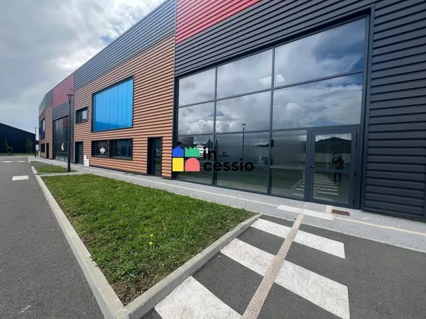 Local commercial 600 m²