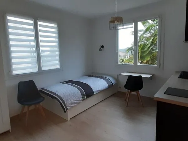 Montaigu - Location meublée calme et lumineux 17m2