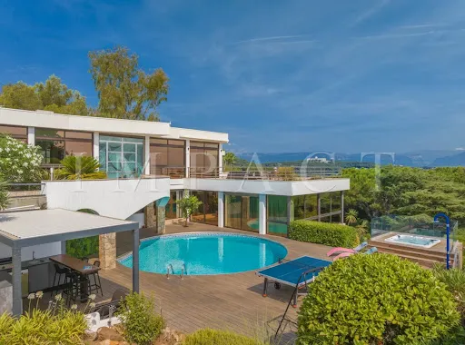 Villa 7 pièces 400 m²