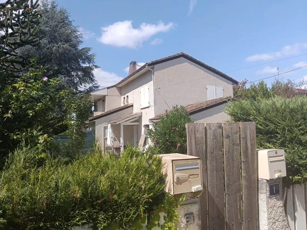 Maison avec deux logements