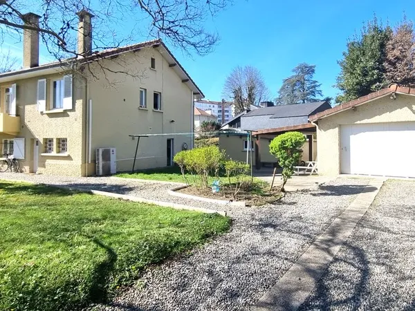 Maison 5 pièces de130 m² avec garage et dépendance