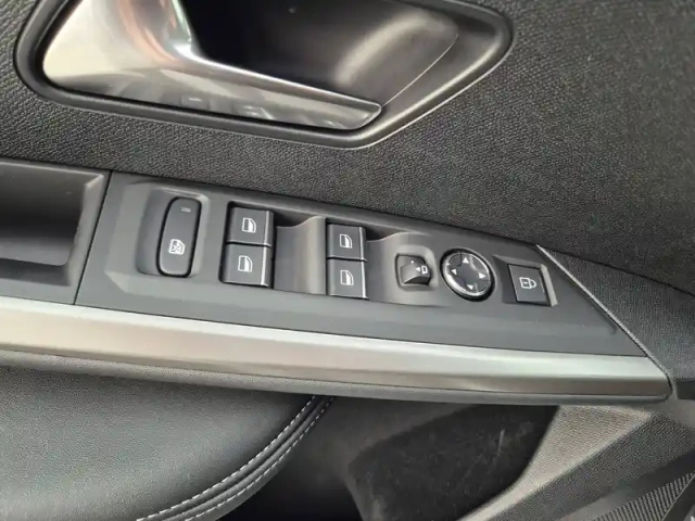 Peugeot 3008 hybrid 145 e-dcs6 — photo 9