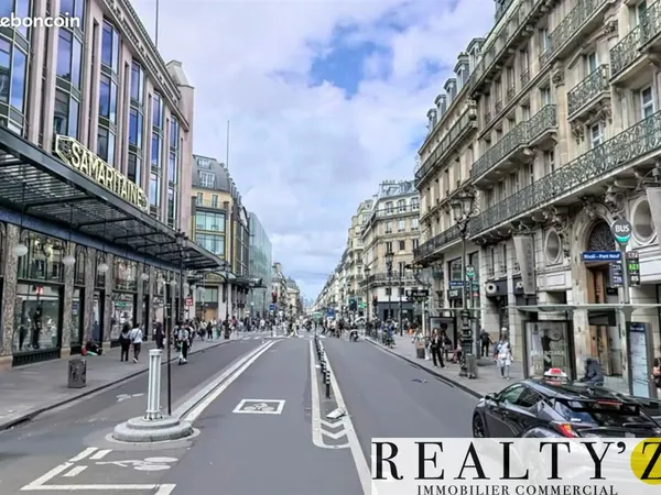 Local commercial 734 m²