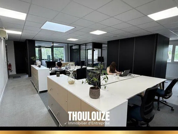 Bureaux 141 m²