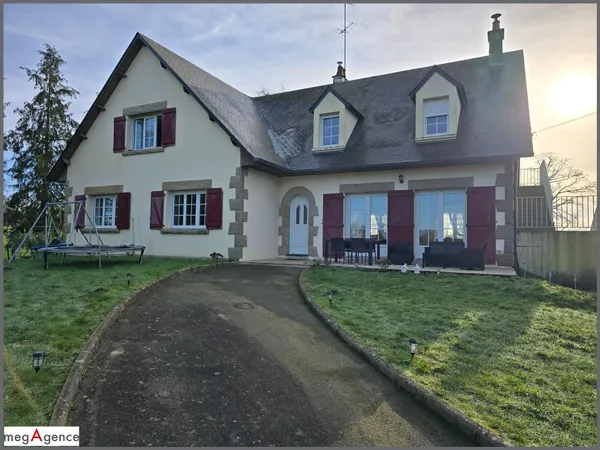 Maison 237 m² , 8 pièces avec logement indépendant - Terrain 3 000 m²