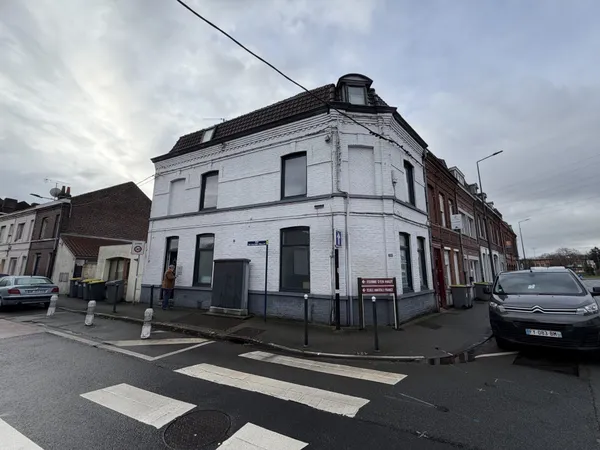 AFFAIRE : Ensemble de bureaux de 183 M2 - RARE A CE PRIX
