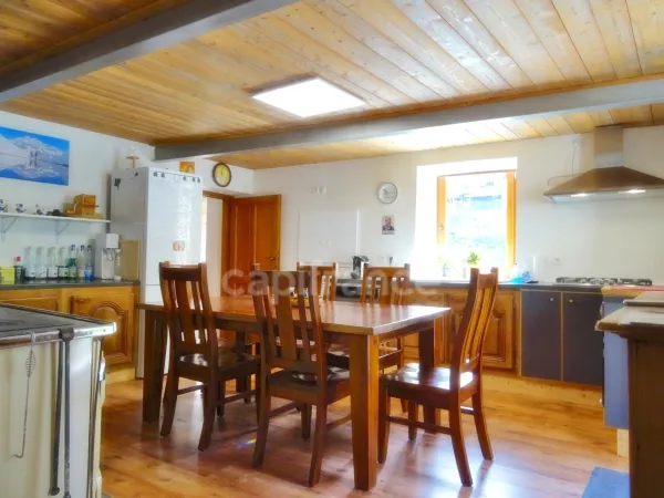 Maison 8 pièces 274 m²