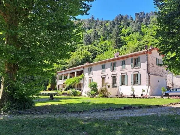 Maison 30 pièces 900 m²