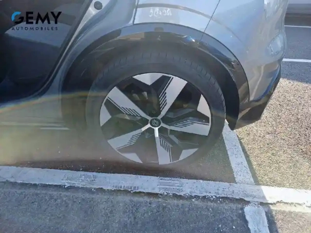 Renault Megane e-tech ev60 220 ch optimum charge — photo 11