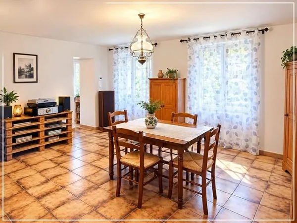 Maison de 204 m², deux logements rénovés, grande et terrain