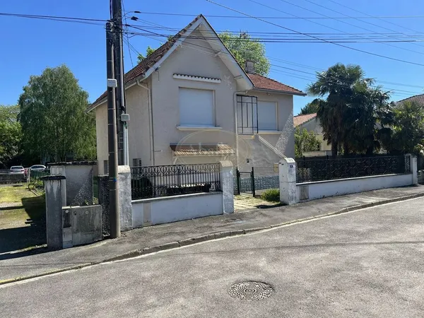 Maison divisée deux appartements