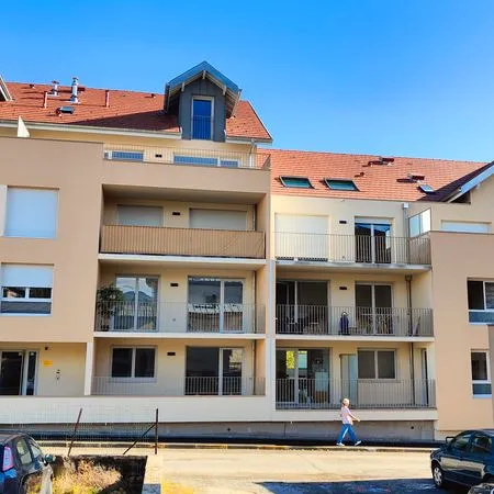 Appartement Climatisé 4 pièces en Duplex 116 m2 utile + Garage. Immeuble neuf centre-ville avec gran