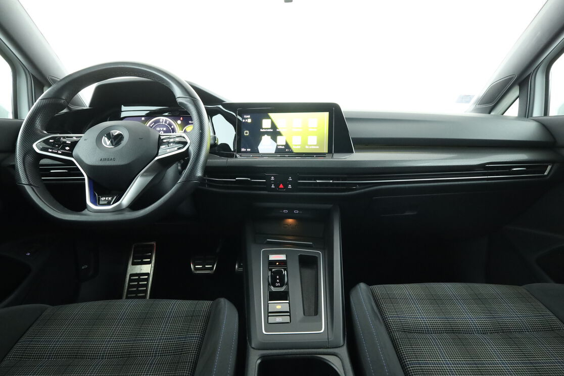 Volkswagen Golf VIII 1.4 eHybrid GTE DSG6 — photo 15