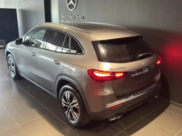Mercedes Gla 200 d progressive line — photo 47