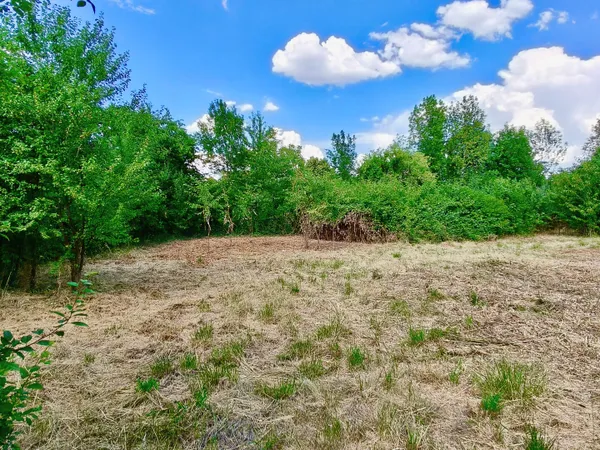 Terrain 1800 m²