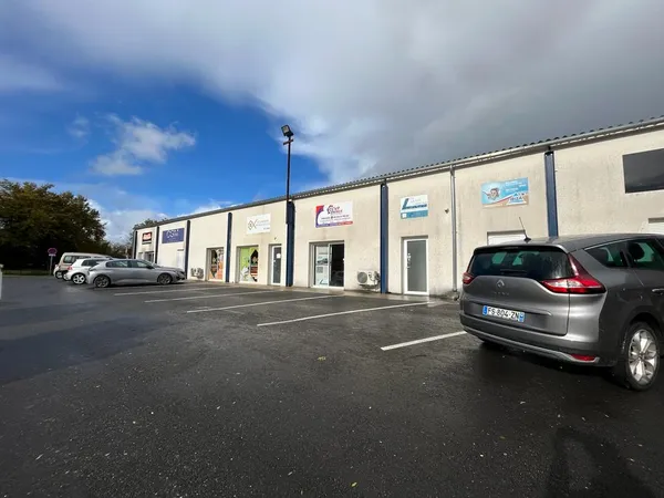 Entrepôt à LOUER