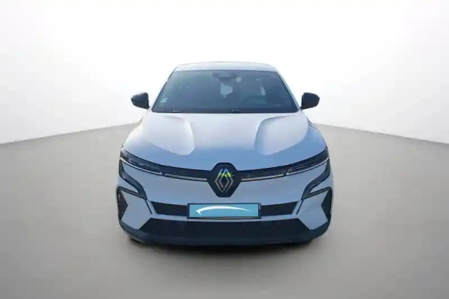 Renault Megane e-tech ev40 130ch standard charge — photo 8