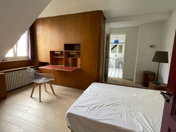 Loue appartement meublé et équipé 5 pièces (3chambres) et garages