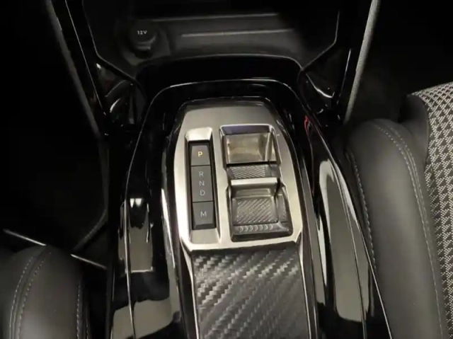 Peugeot 208 1.2 puretech 100ch s&amp;s gt eat8 — photo 14