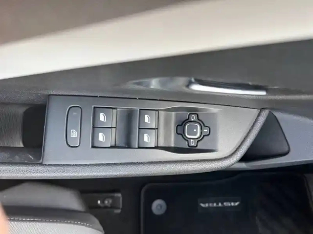 Opel Astra 1.2 turbo 110 ch bvm6 — photo 19
