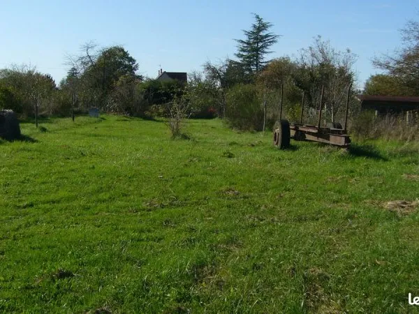 Atelier et garage 90m² sur Terrain constructible 2000 m² avec verger