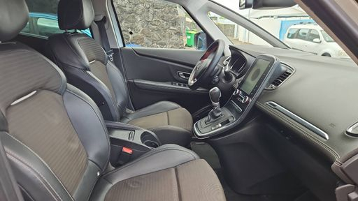 Renault Scenic 1.7 Blue dCi 120 EDC6 - Intens – 2019 – 117658 km – Diesel – Boîte Automatique — photo 35