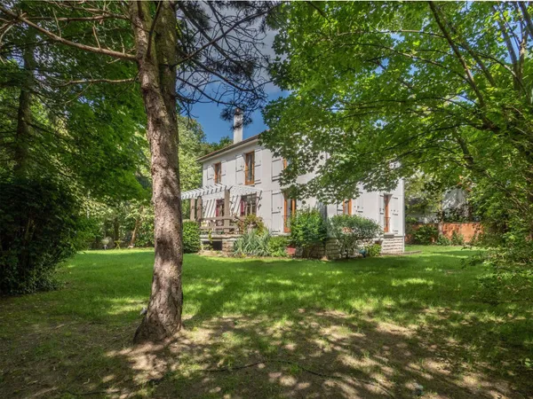 Villa 8 pièces 156 m²