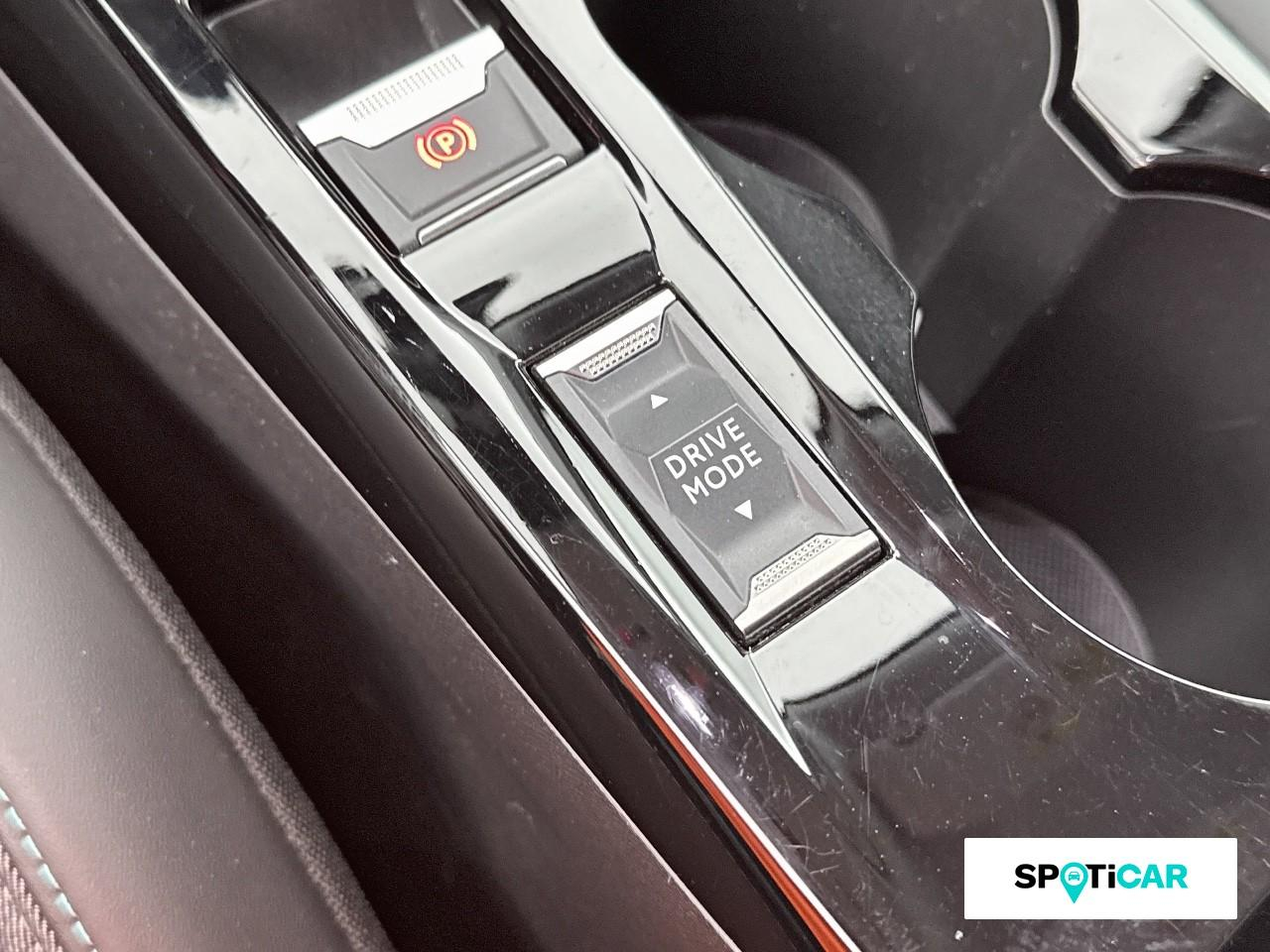 Peugeot 2008 1.2 puretech 100ch s&s allure pack — photo 19