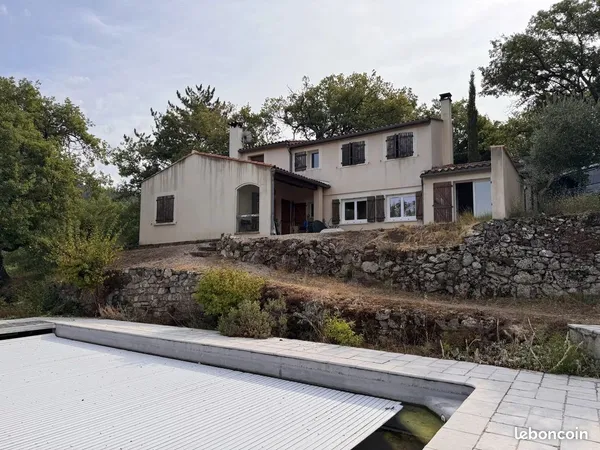 Villa 4 pièces 100 m²