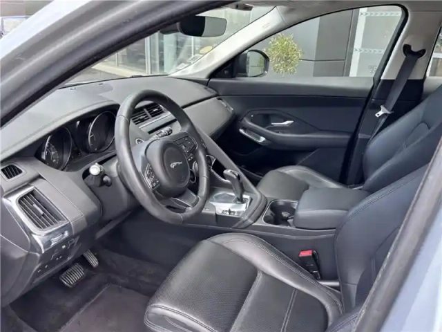 Jaguar E-Pace 2.0 d - 150 ch awd bva — photo 12